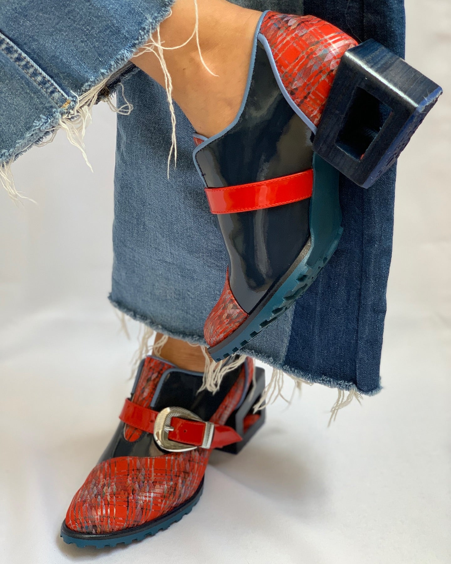 Retro fashion metal buckle square heel red leather shoes