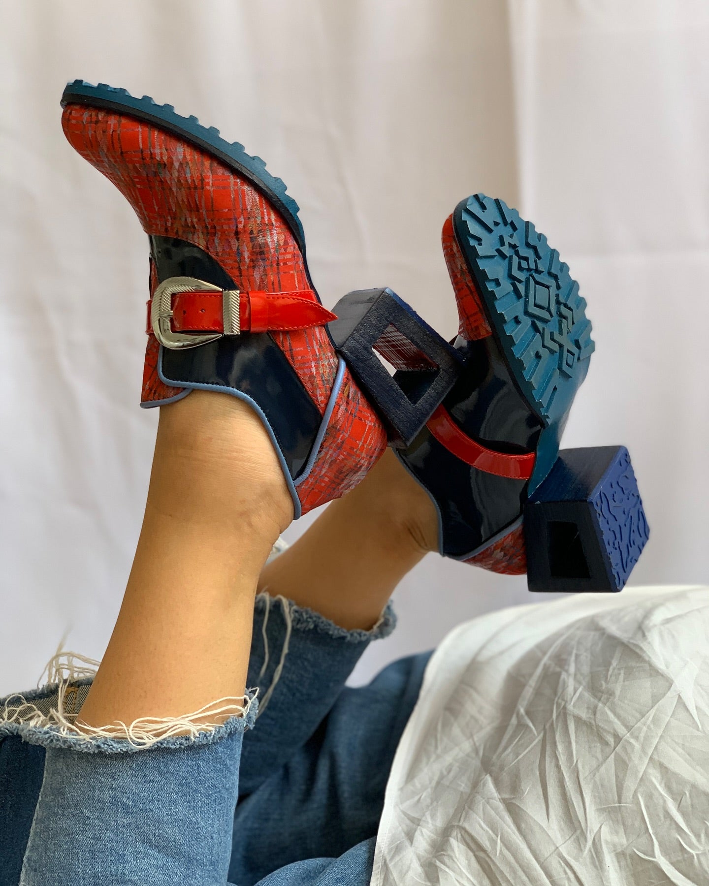 Retro fashion metal buckle square heel red leather shoes