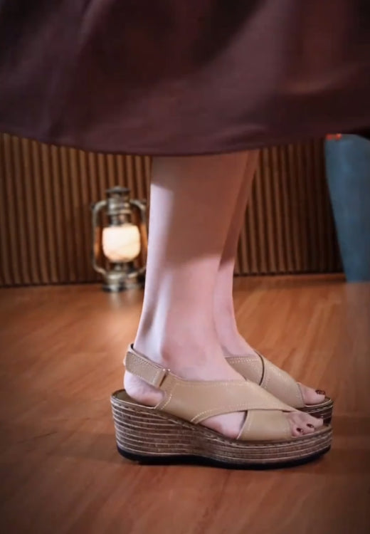 Comfortable soft-soled wide-footed sandals