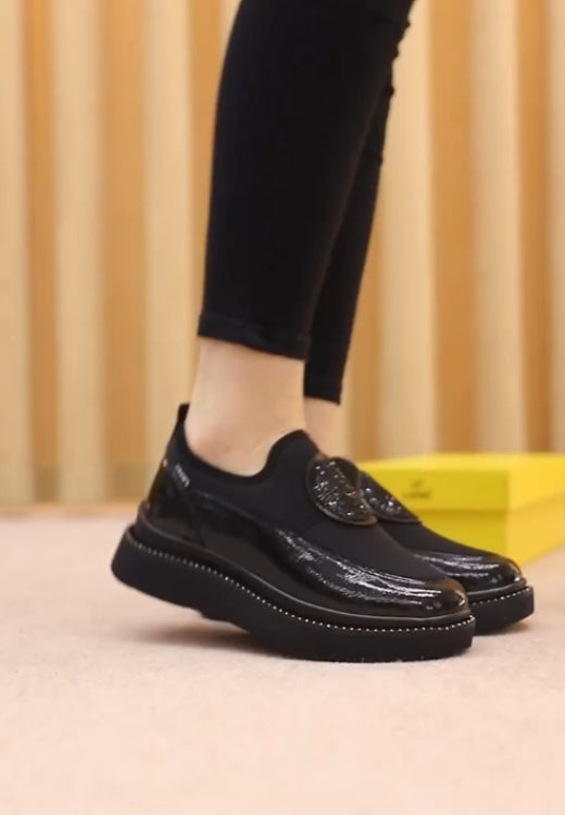 Silver moon patch glossy casual shoes