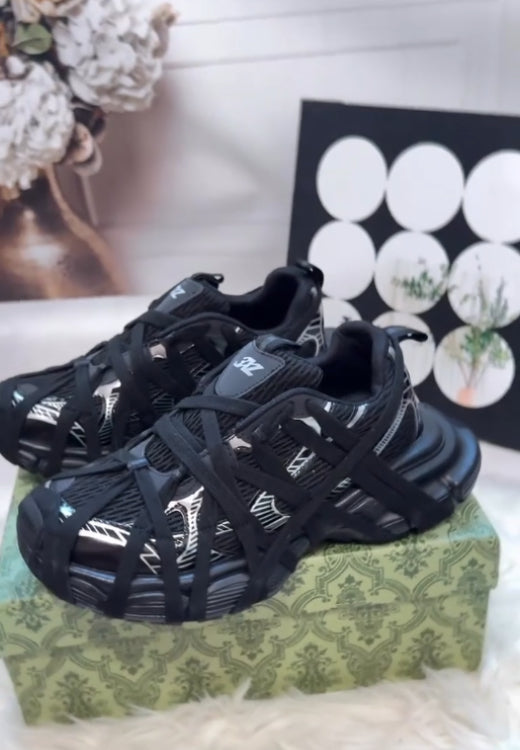 Black and white color matching strap cat claw shoes