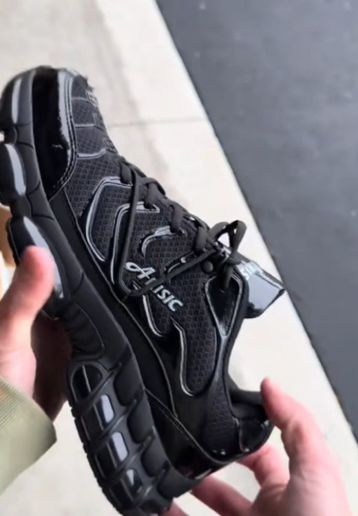 Black air cushion smash-proof and comfortable work shoes