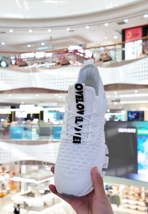 Men's white elastic letter flying shoes