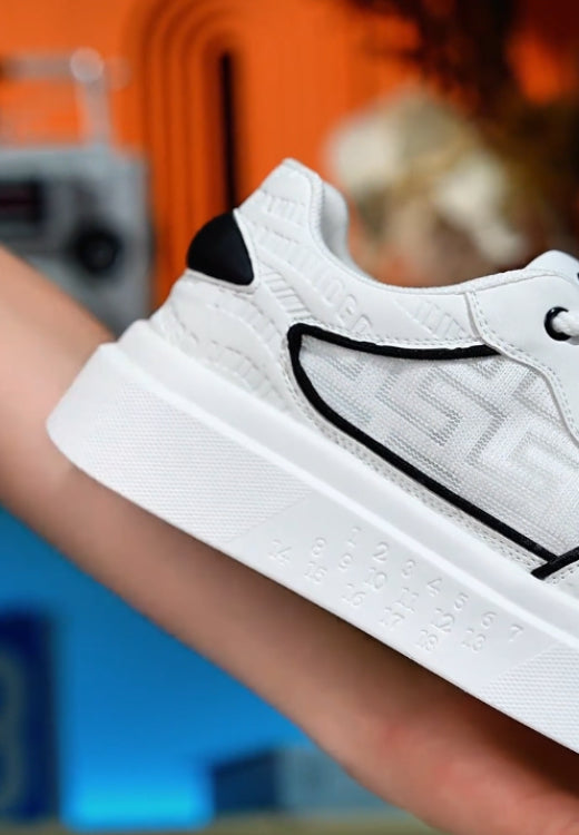 Labyrinth printed casual shoes with high lines