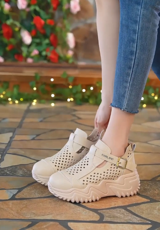 Khaki metal buckle hollow casual shoes