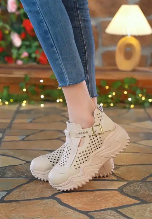 Khaki metal buckle hollow casual shoes