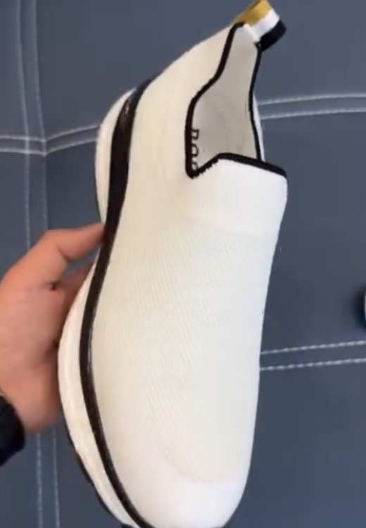 Men's black and white breathable flying shoes