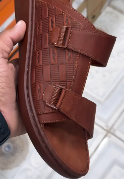 Men's high-quality leather waterproof, non-slip and deodorant sandals