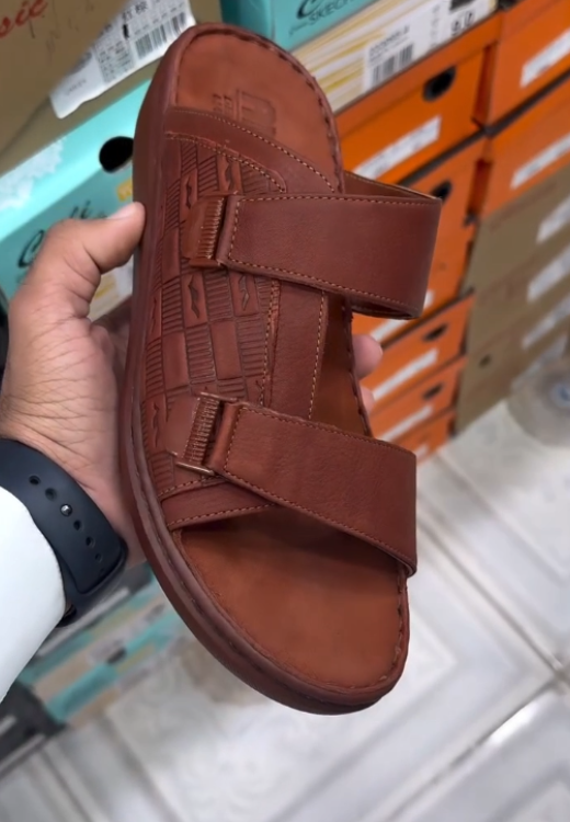 Men's high-quality leather waterproof, non-slip and deodorant sandals