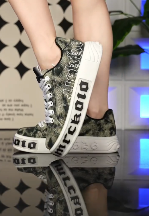 Men's fashion letters increase camouflage casual shoes