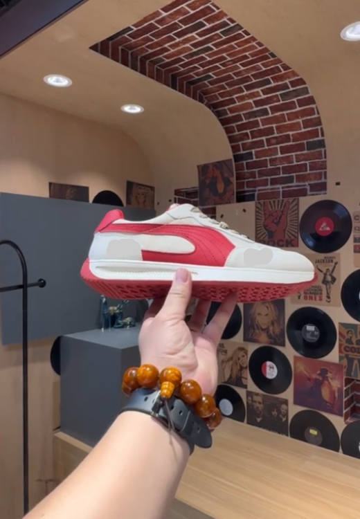 Red and white stitching leopard leisure shoes