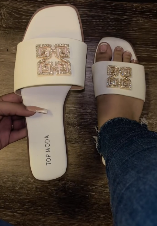 Diamond metal logo slippers