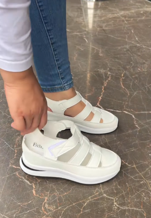 Women's soft-soled leisure hollow sandals