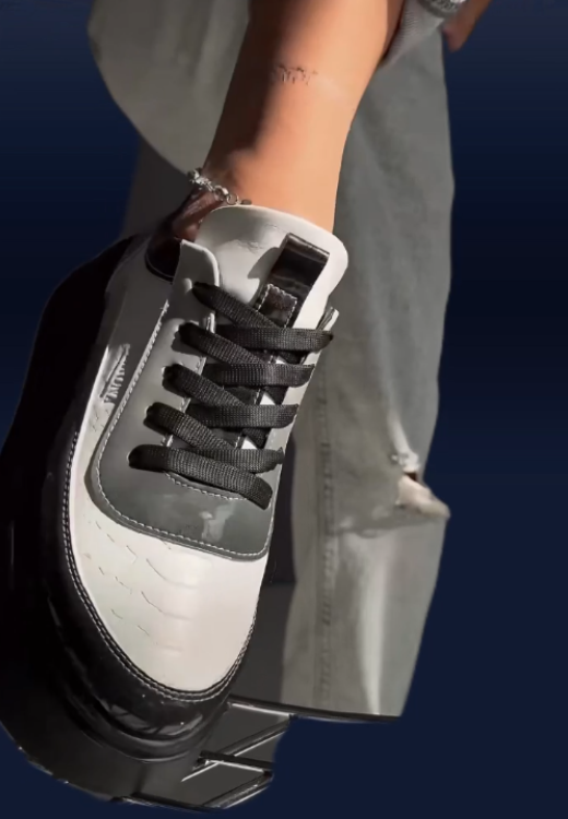 Ink-jet color gradient casual shoes