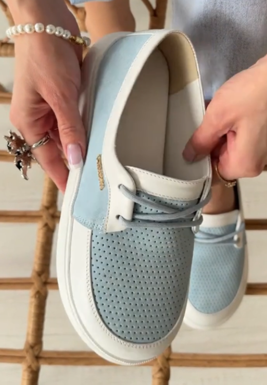 Blue and white stitching light casual shoes
