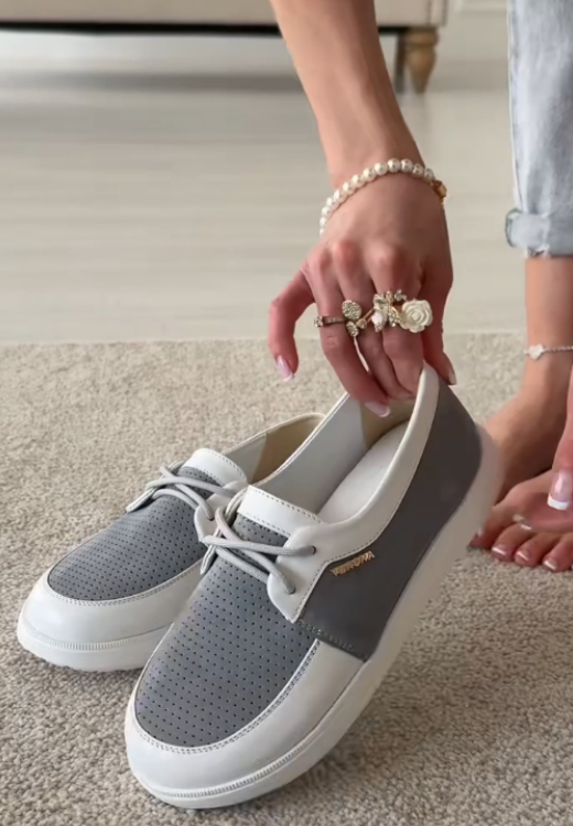 Blue and white stitching light casual shoes