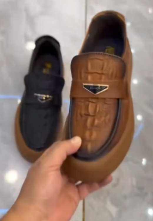 Men's casual leather shoes with one pedal