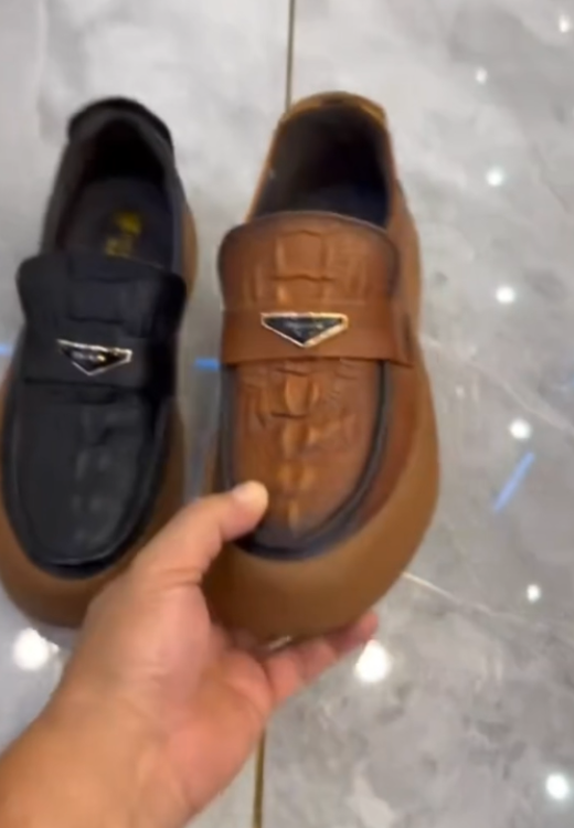 Men's casual leather shoes with one pedal