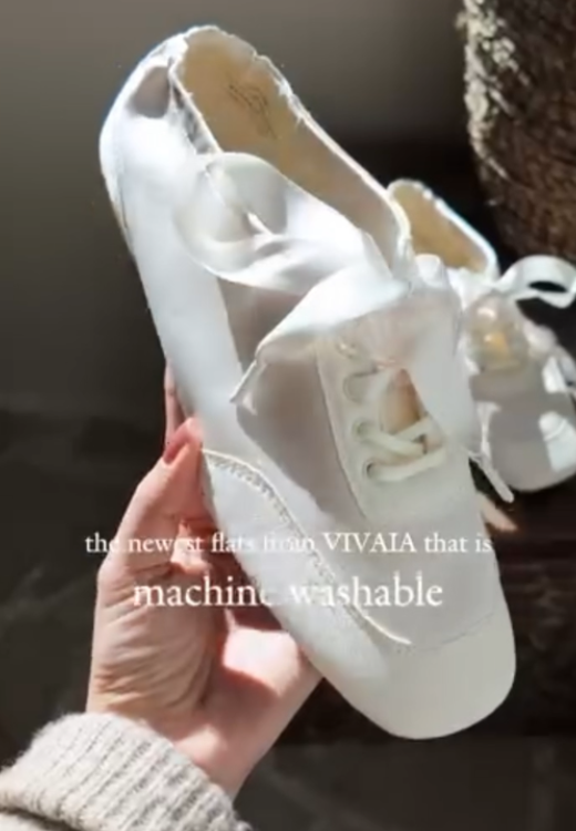 Women's lightweight white soft leather casual shoes