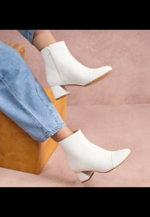Women's elegant leather boots