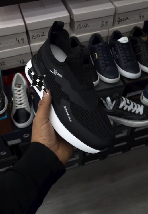 Mesh stitching black letter breathable casual shoes