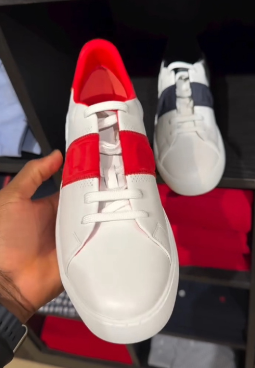 Red letter striped casual shoes