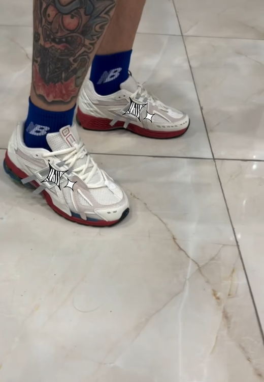 Men's casual sports shoes with red air cushion
