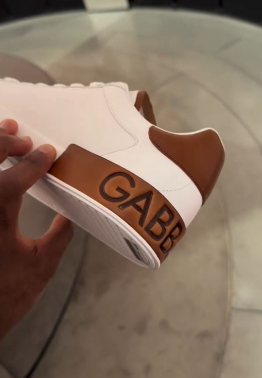 Men's casual shoes with white and brown letters