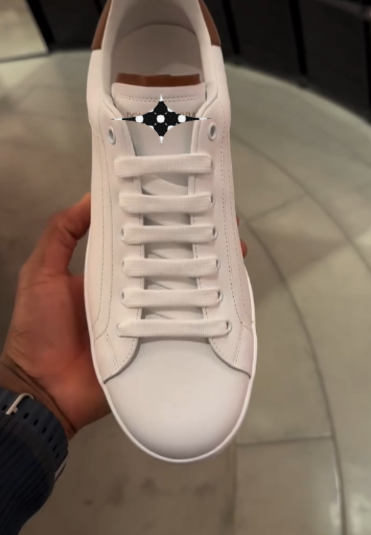 Men's casual shoes with white and brown letters