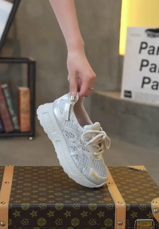 Women's white mesh stitching casual shoes