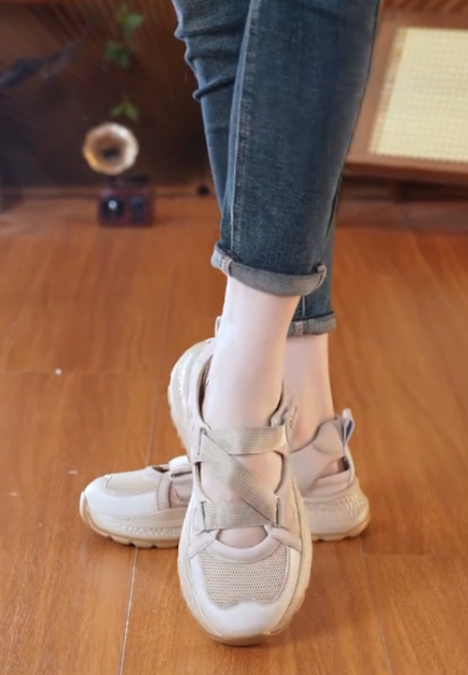 Yellow stitching casual sandals in hook and loop