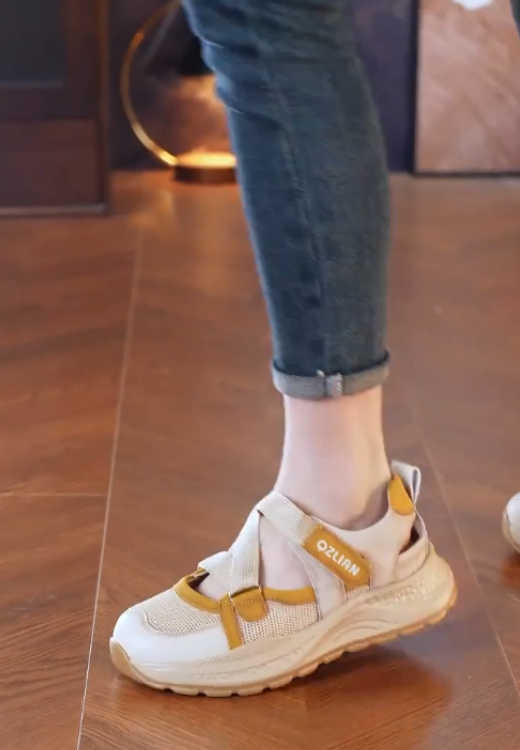 Yellow stitching casual sandals in hook and loop