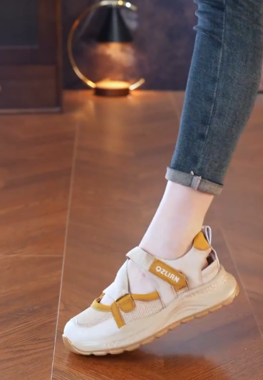 Yellow stitching casual sandals in hook and loop