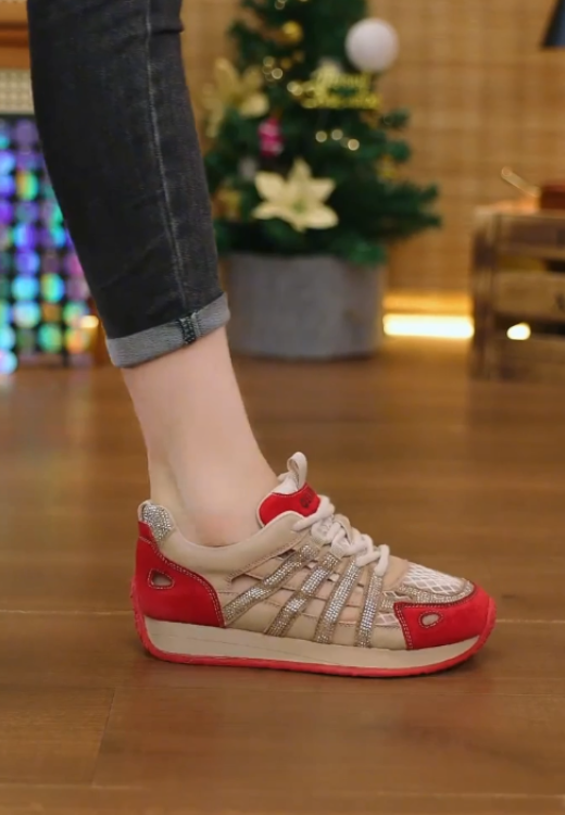 Shiny four-bar leisure shoes