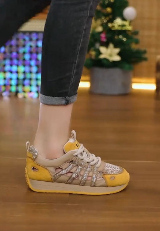 Shiny four-bar leisure shoes