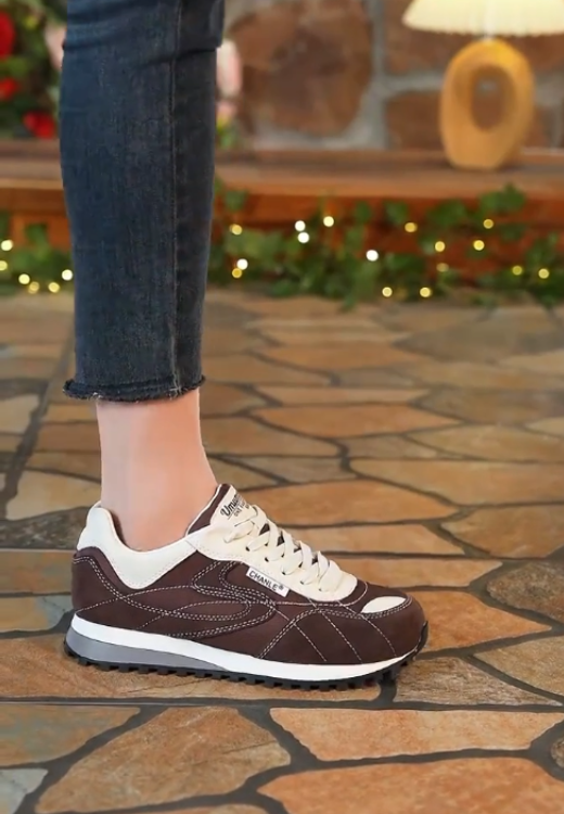 Women's brown and white stitching casual shoes