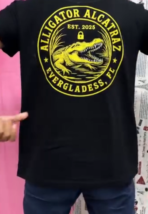 Men's alligator printed short sleeves