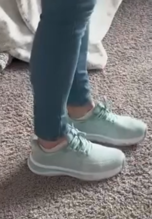 Mint green mesh breathable casual shoes