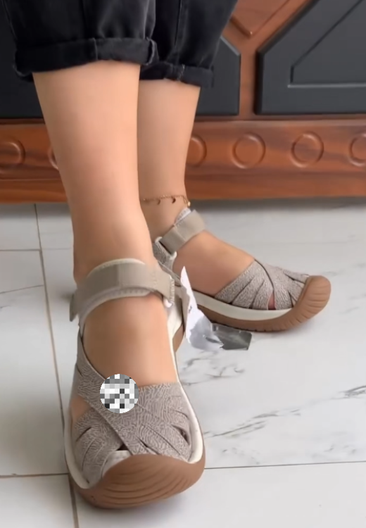 High-quality multicolor sandals