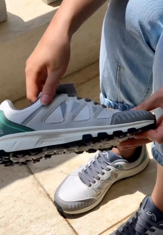 Summer breathable triangle sneakers