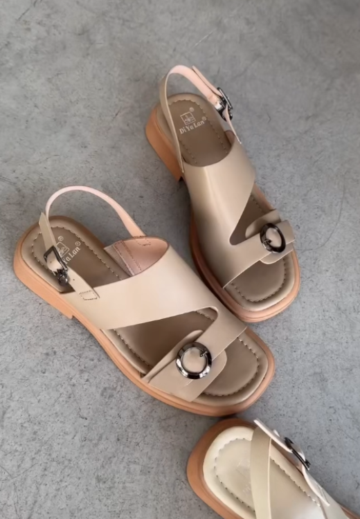 Hand-made Italian sandals made of leather