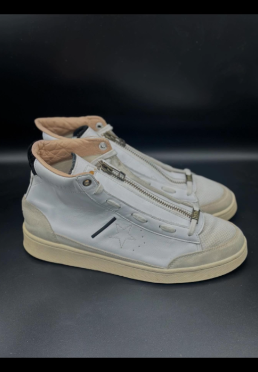 Men's white light casual shoes