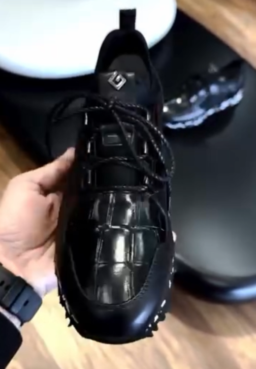 Men's black leather sneakers with snowflake soles