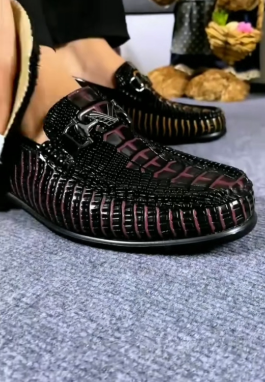 High-quality black and red Lok Fu leather shoes