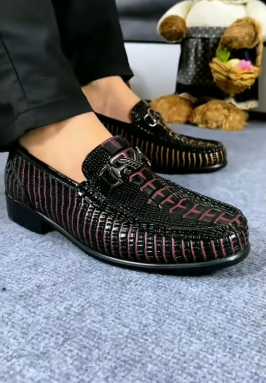 High-quality black and red Lok Fu leather shoes