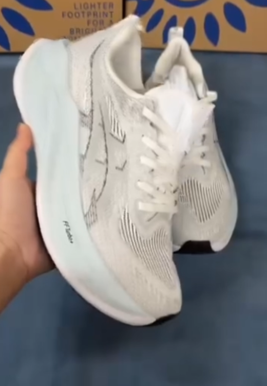 White heightening breathable casual shoes