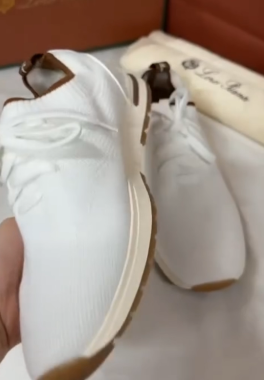 Black and white solid color breathable sneakers