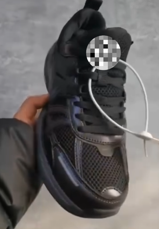 Black mesh raised sneakers