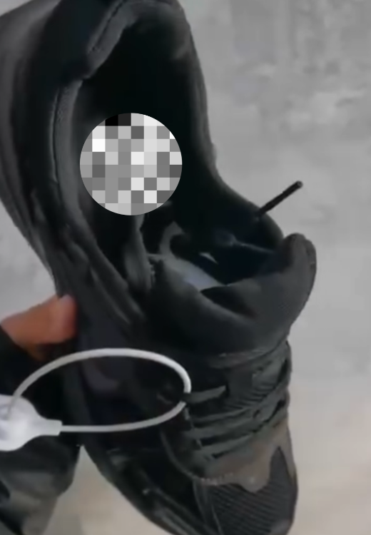 Black mesh raised sneakers