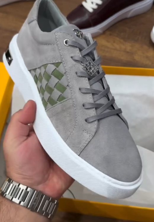 Green check suede gray casual shoes